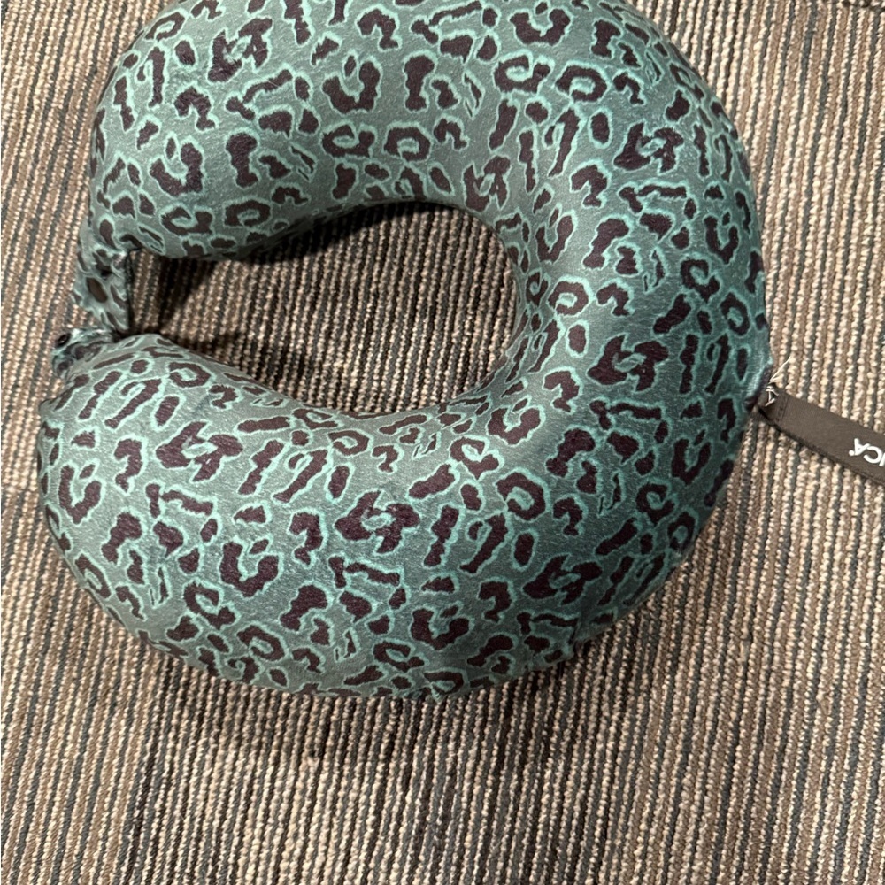 Miamica Leopard Print Neck Pillow - Picture 3 of 5
